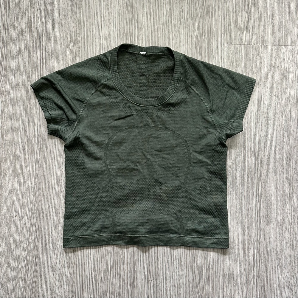 Lululemon swiftly tech race length short sleeve top